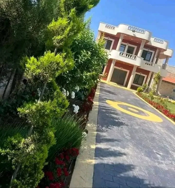 للبيع مزرعة مع فيلا